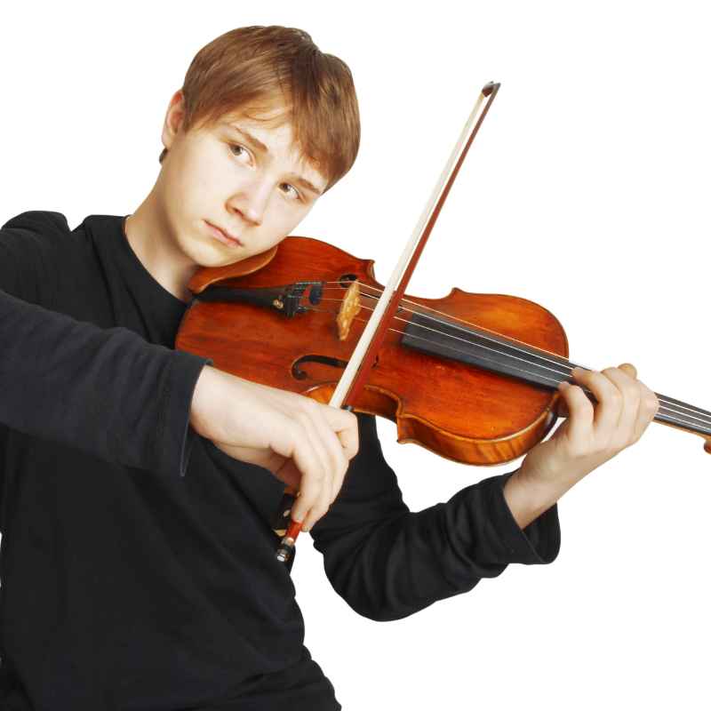 Music student taking private 1 on 1 viola lesson